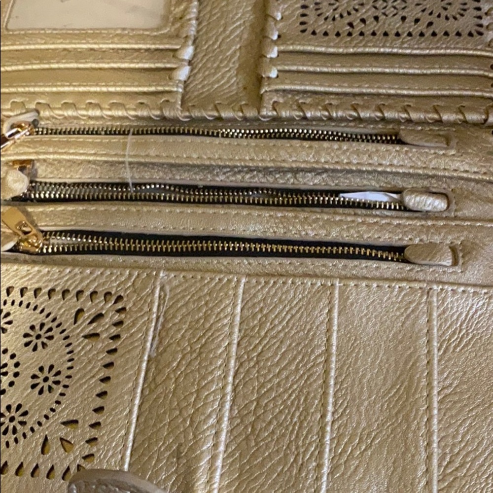 Brand new clutch - Picture 2 of 4